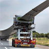 Le convoi par route des composants d’éoliennes (pales, nacelle) et des grues de levage